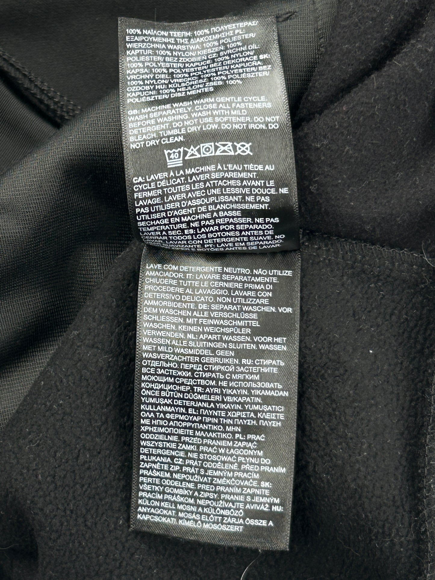 The North Face Men's Fleece Full Zip Hoodie in black The North Face Men's Fleece Full Zip Hoodie in black